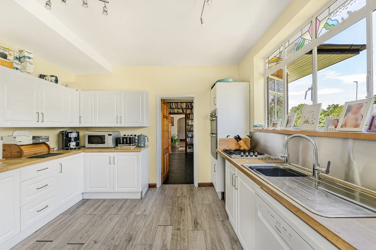 Heath Drive, Romford, RM2, photo 5