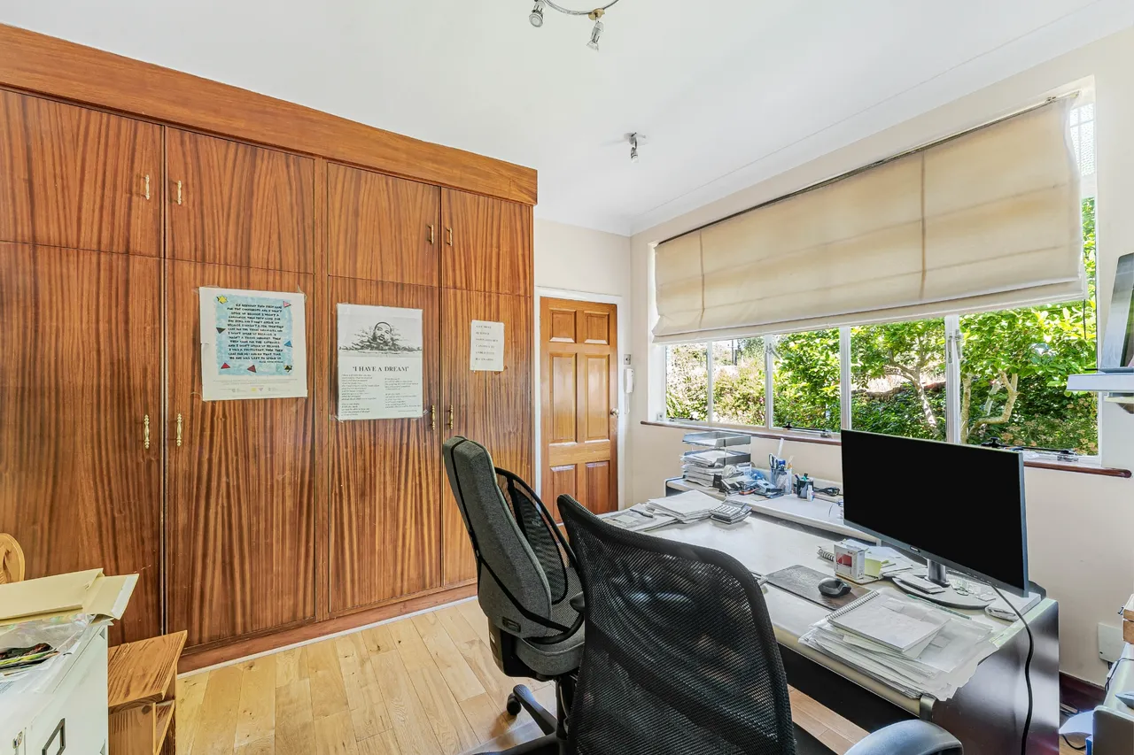Heath Drive, Romford, RM2, photo 8