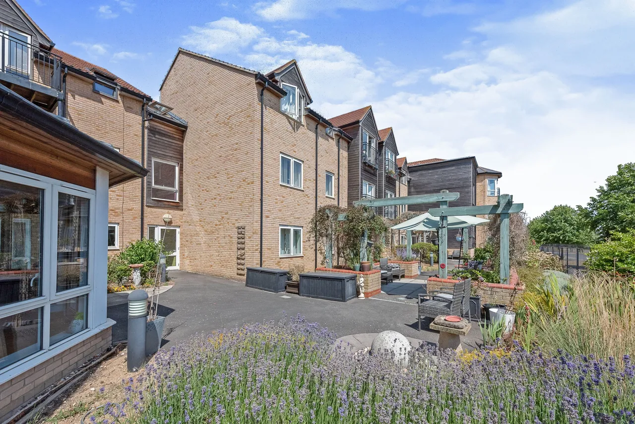 2 bed flat for sale — Airfield Road, Bury St. Edmunds, IP32