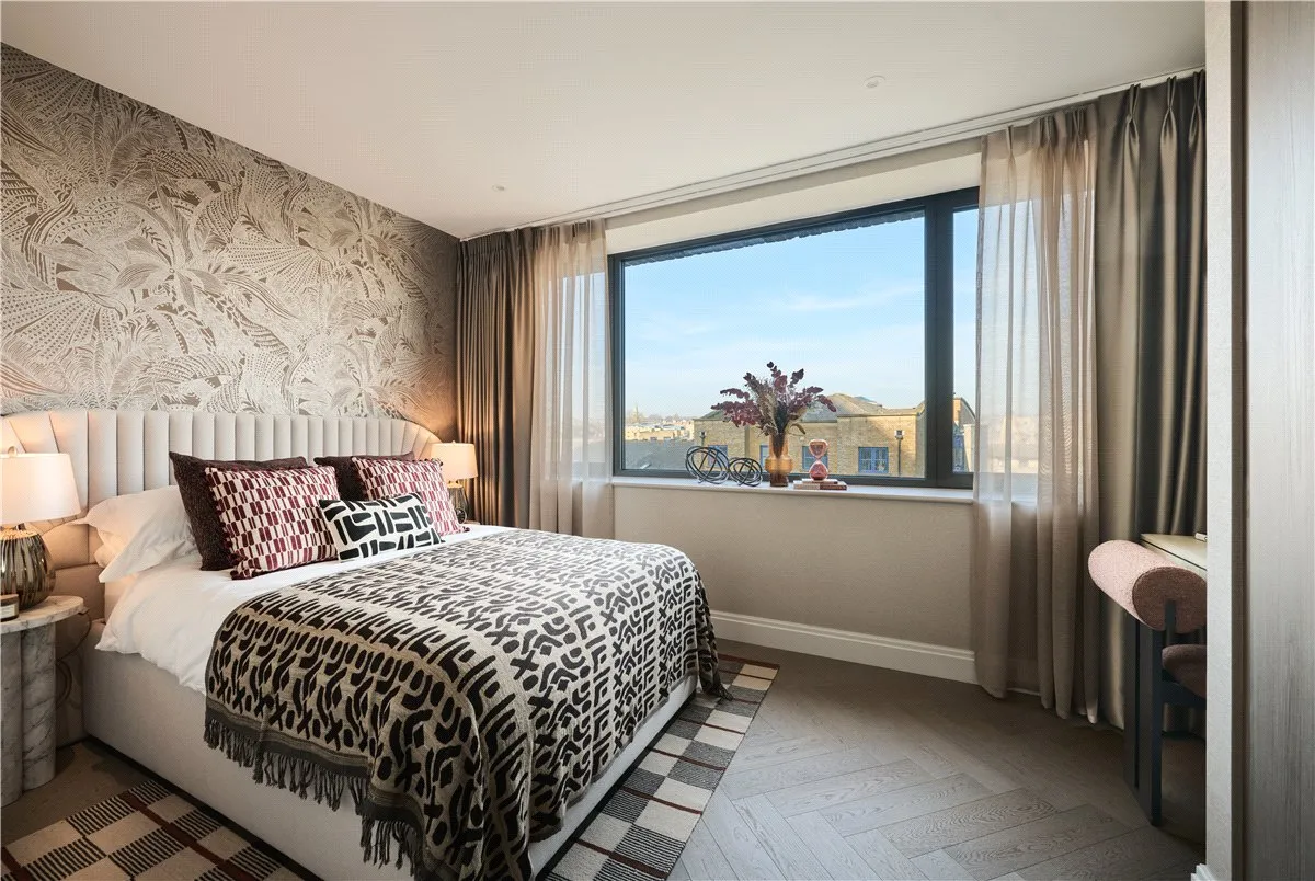 Chalk Farm Road, NW1, photo 9