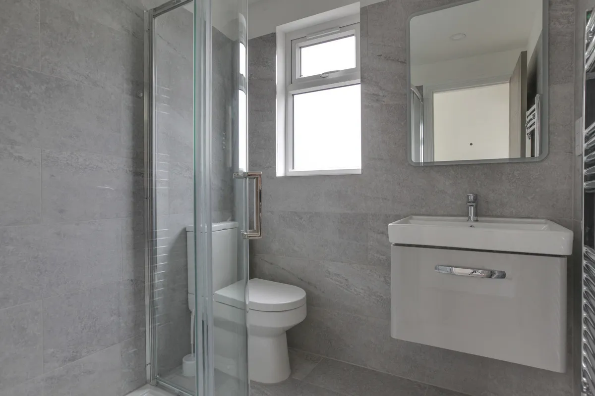 Feltham, TW13, photo 18