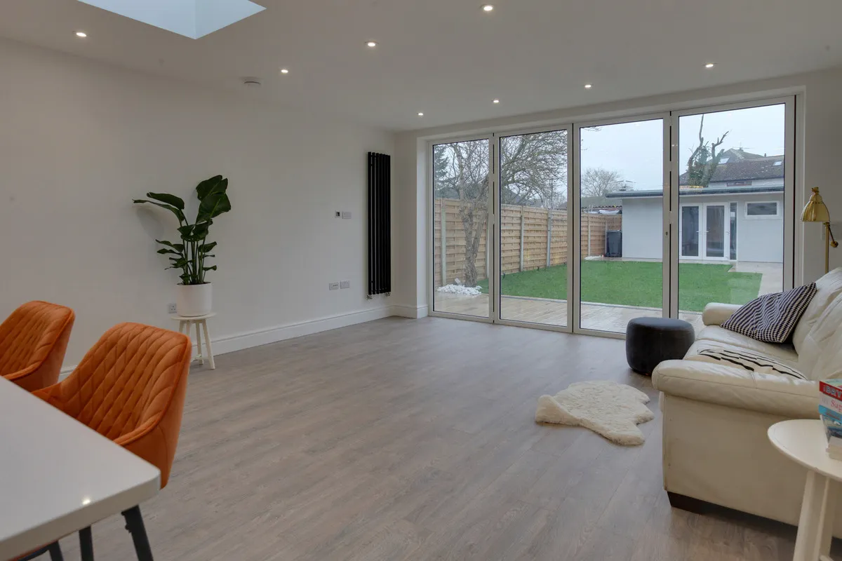 Feltham, TW13, photo 11