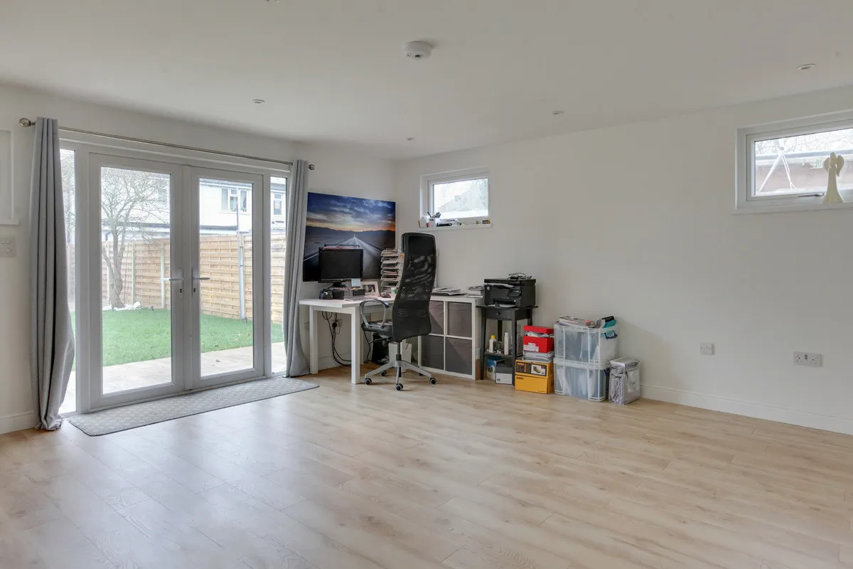 Feltham, TW13, photo 19