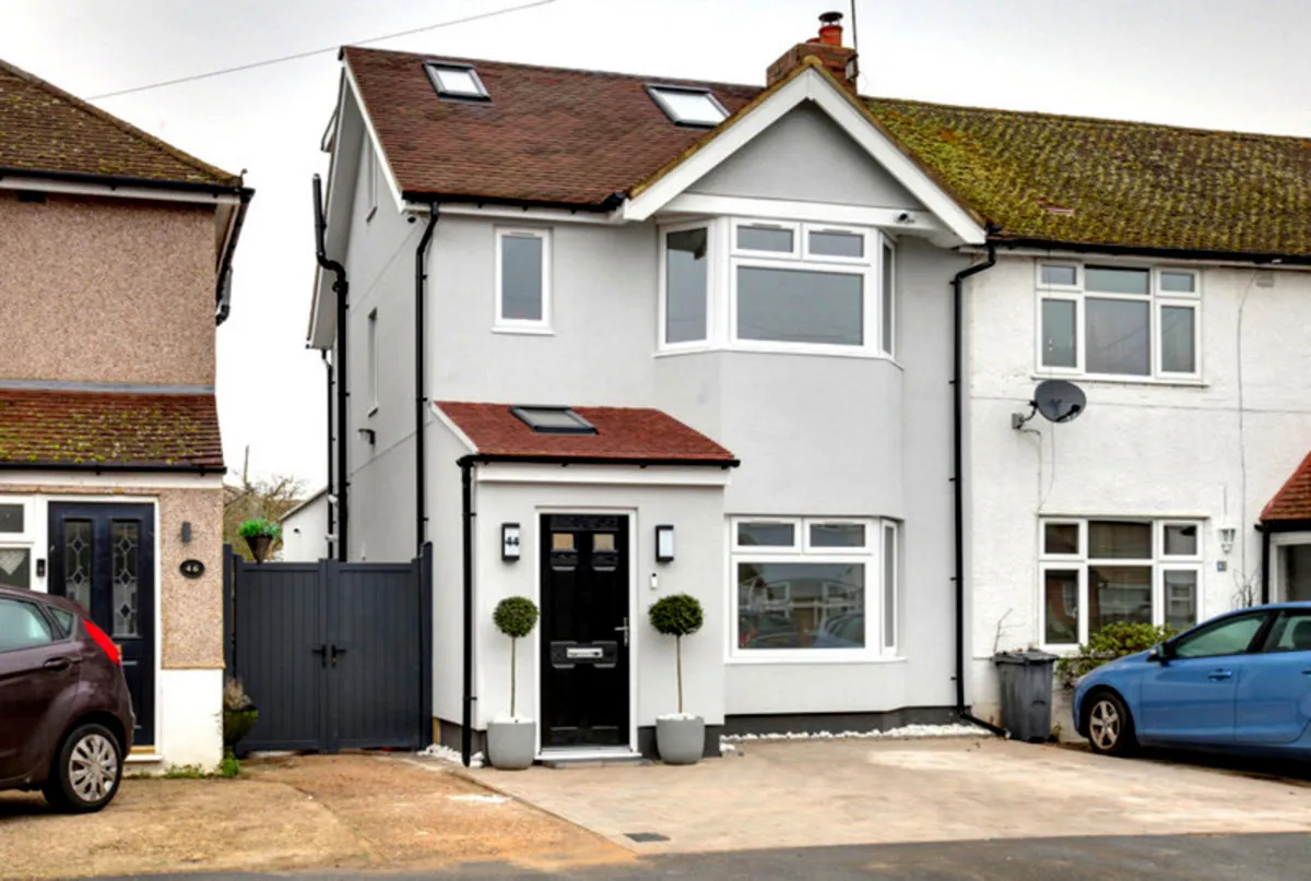 Feltham, TW13, photo 2