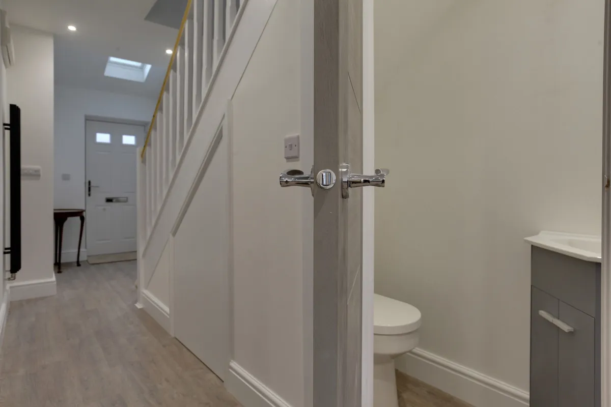 Feltham, TW13, photo 6