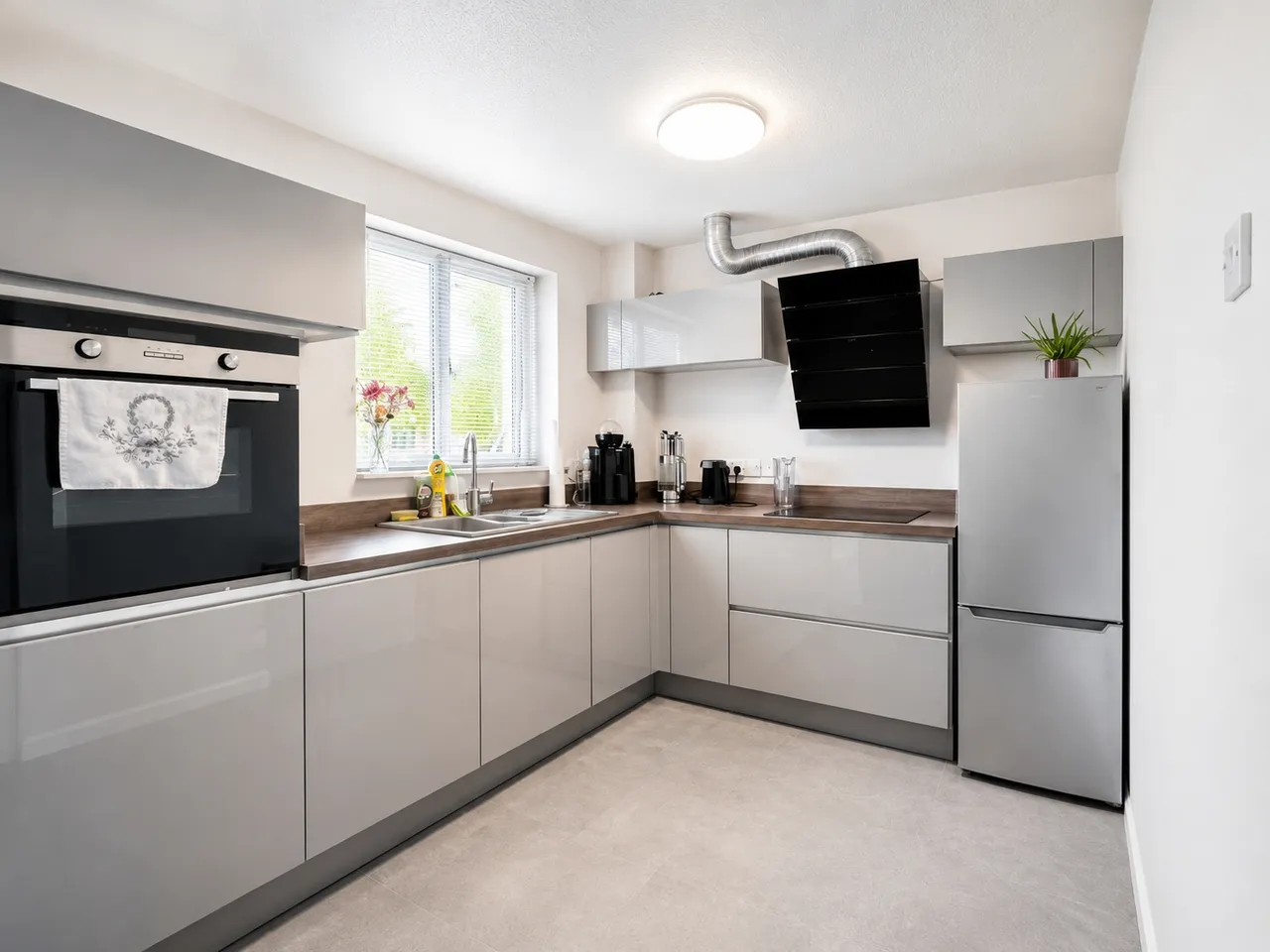 Peter James Court, Stafford, ST16, photo 2