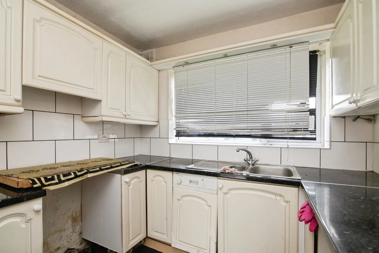 Tudor Court, Tipton, DY4, photo 10
