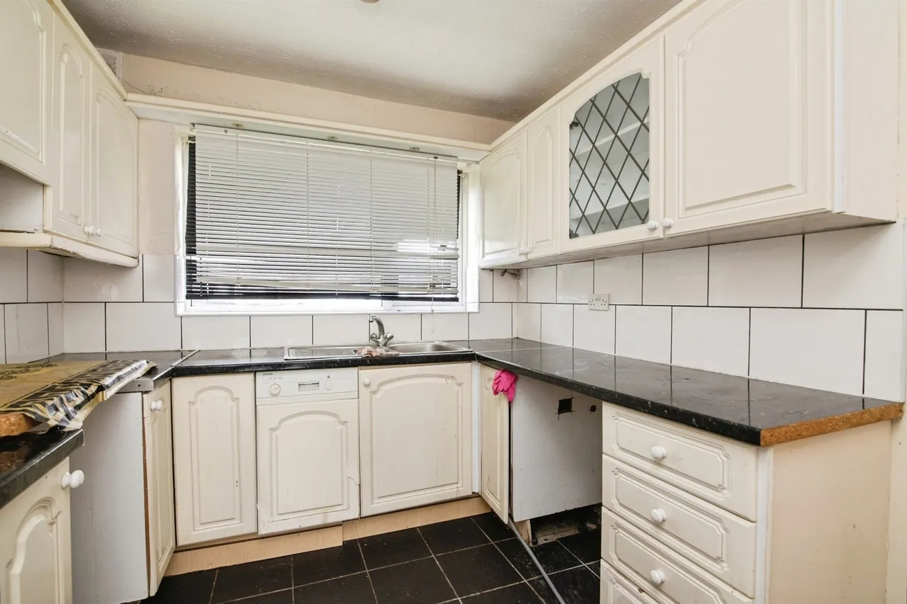 Tudor Court, Tipton, DY4, photo 4