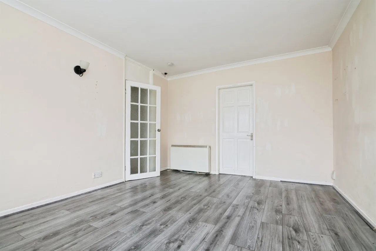 Tudor Court, Tipton, DY4, photo 8