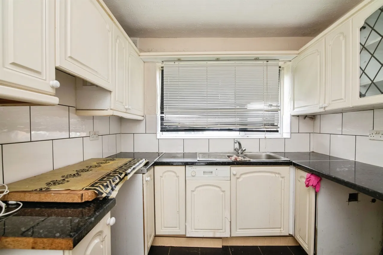Tudor Court, Tipton, DY4, photo 9
