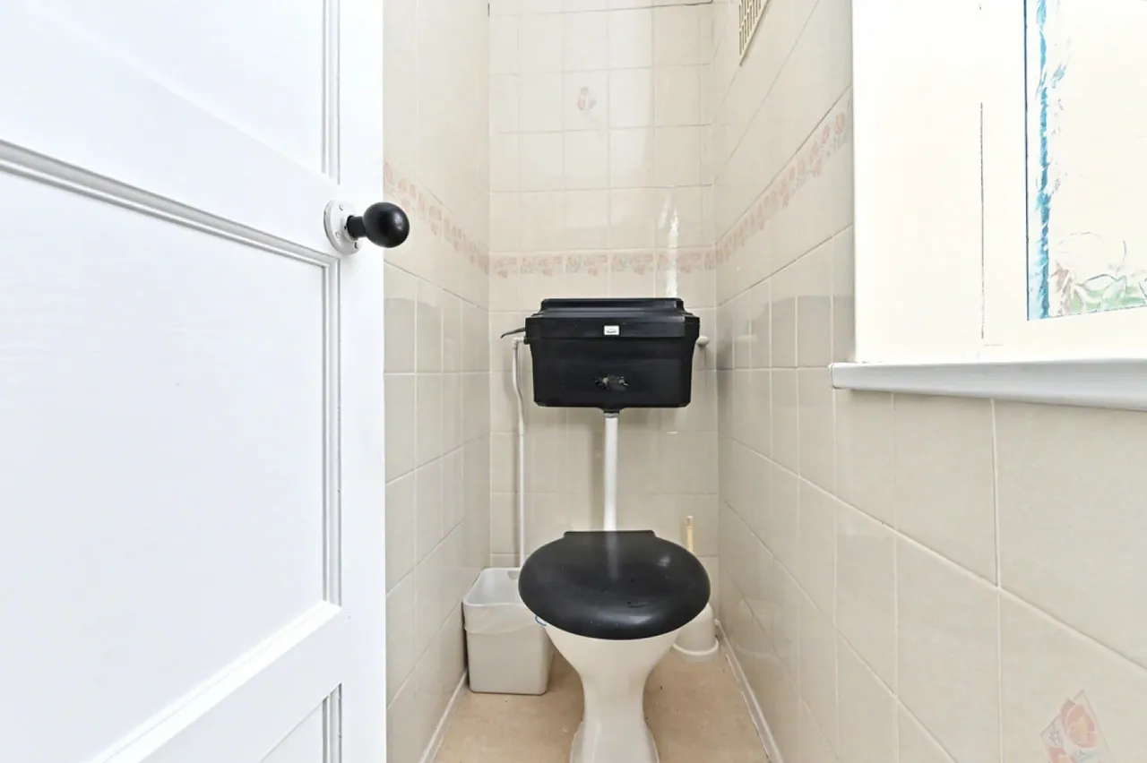 Calvary Crescent, Bentilee, Stoke-on-Trent, photo 9