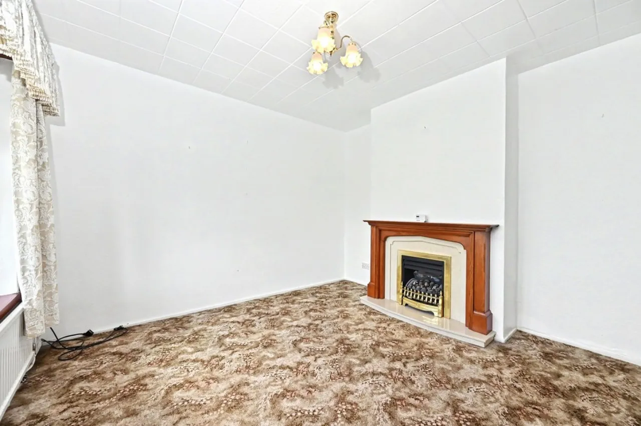 Calvary Crescent, Bentilee, Stoke-on-Trent, photo 5