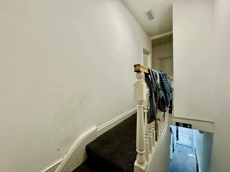 Stockwood Crescent, Luton LU1 3SS, photo 6