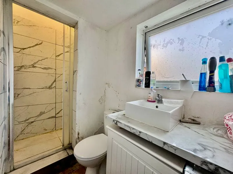 Stockwood Crescent, Luton LU1 3SS, photo 5