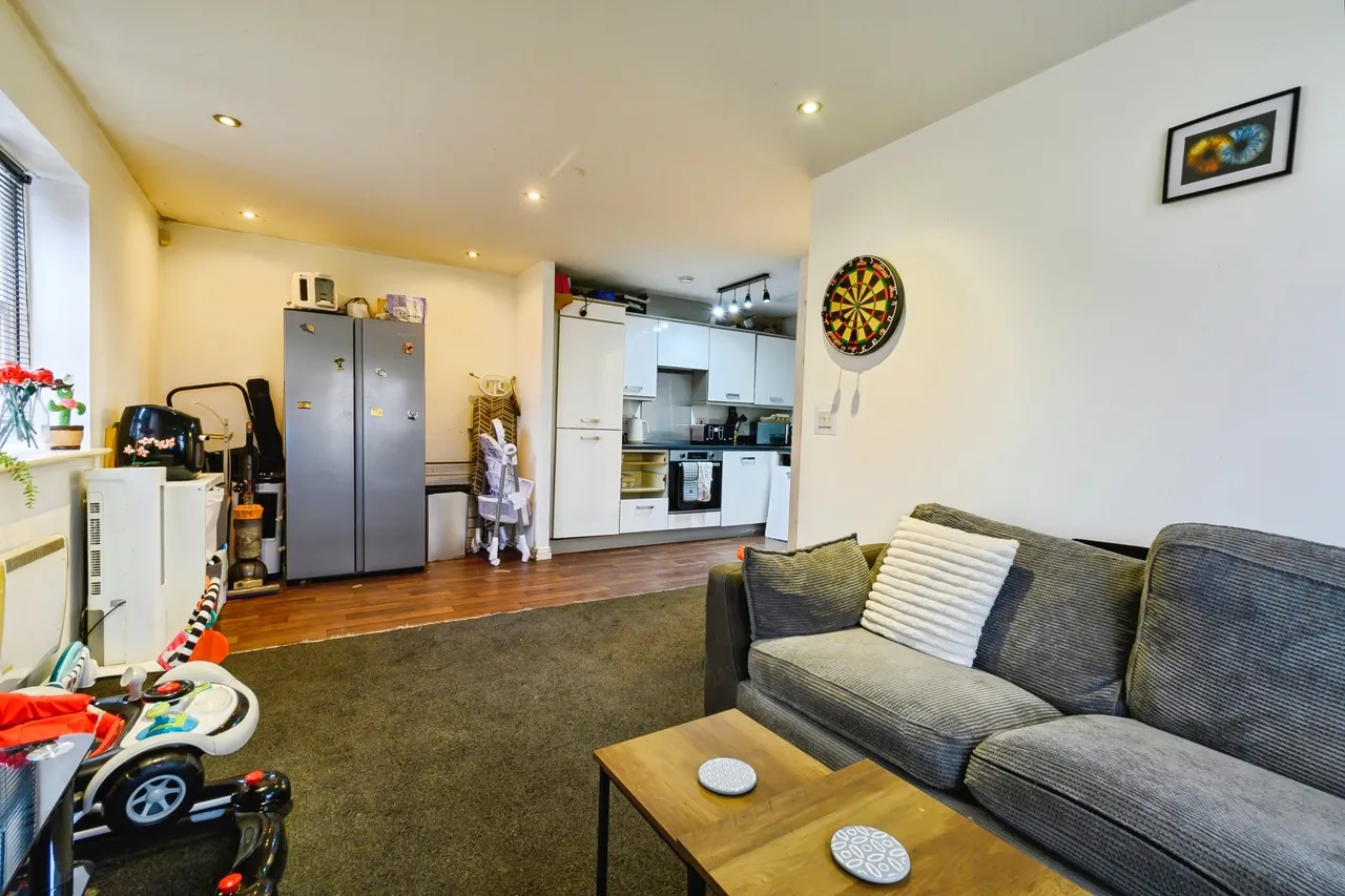 Astley Brook Close, Bolton, BL1, photo 5