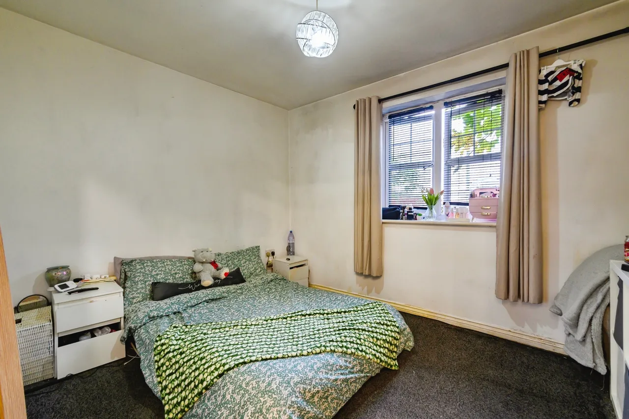 Astley Brook Close, Bolton, BL1, photo 11