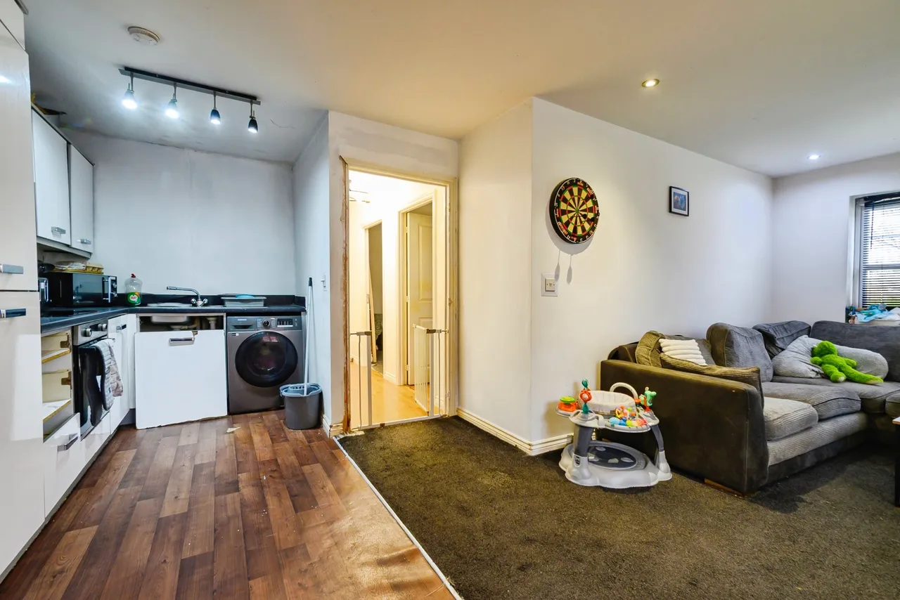 Astley Brook Close, Bolton, BL1, photo 3