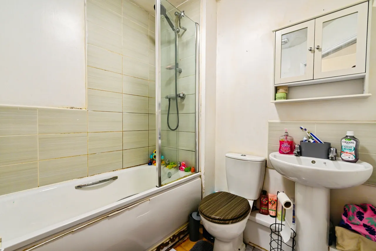 Astley Brook Close, Bolton, BL1, photo 9
