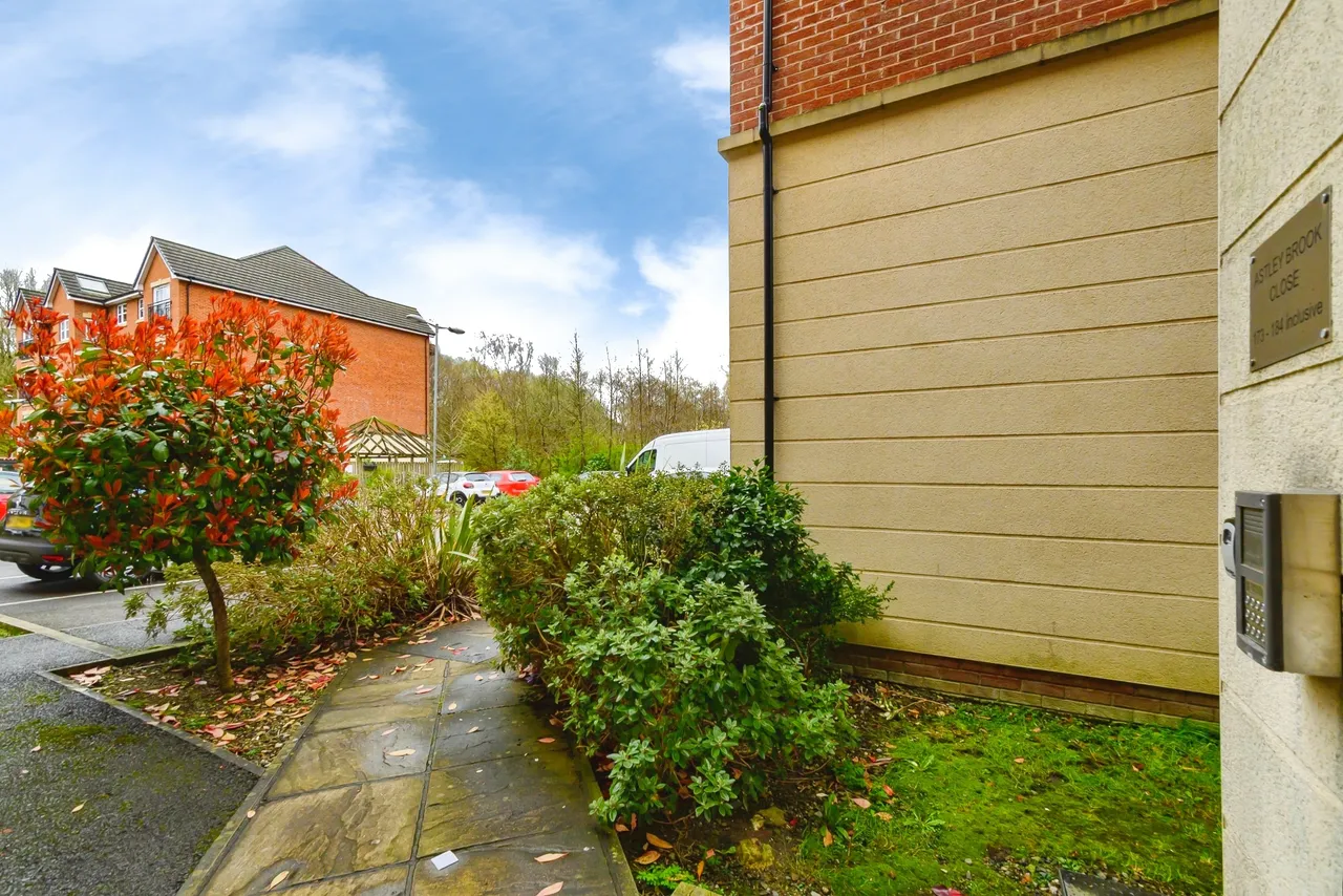 Astley Brook Close, Bolton, BL1, photo 10
