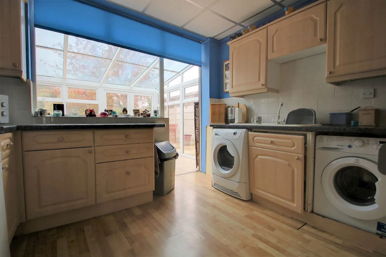 Kenilworth Gardens, Hornchurch, RM12, photo 9