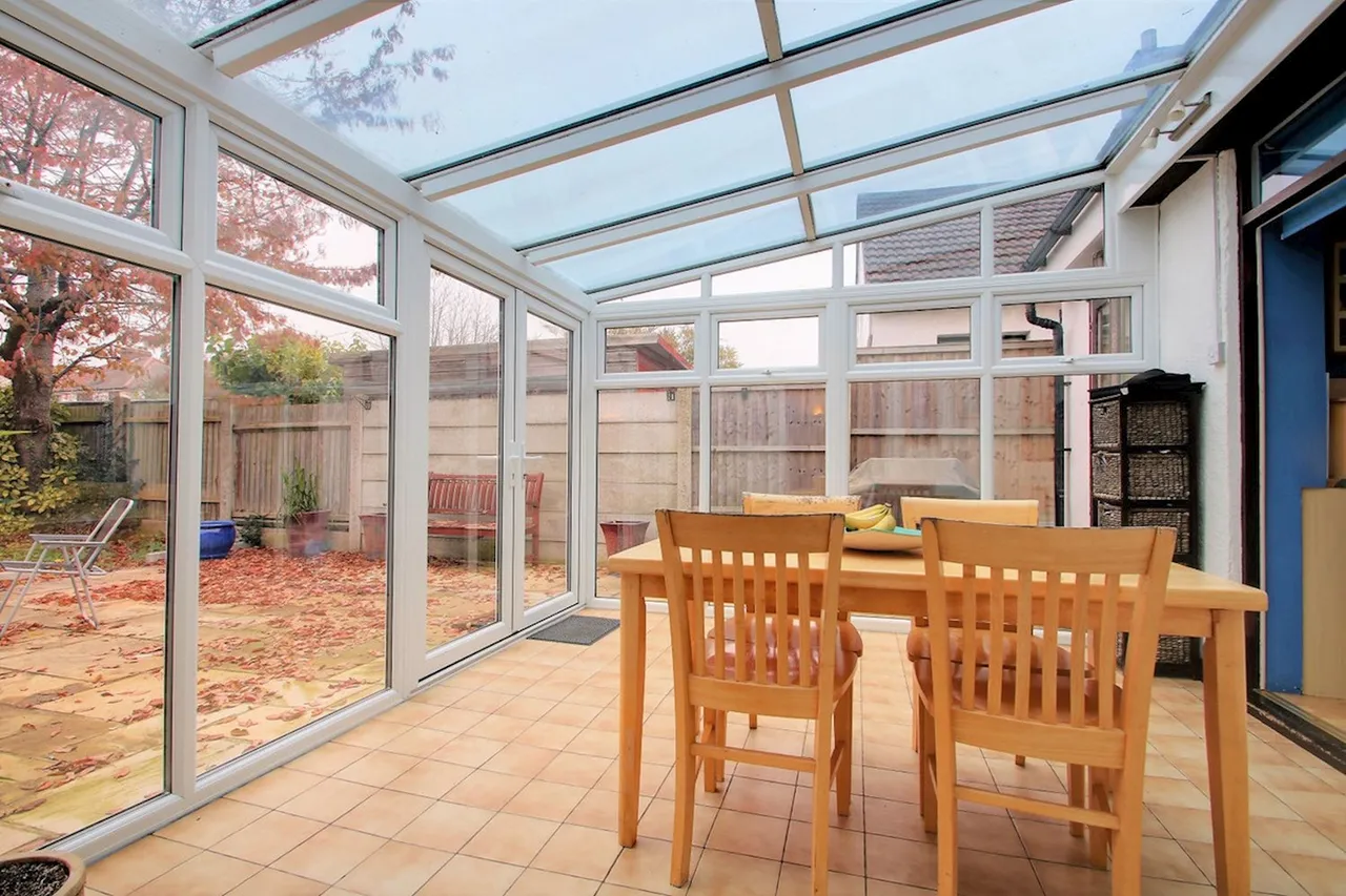 Kenilworth Gardens, Hornchurch, RM12, photo 7