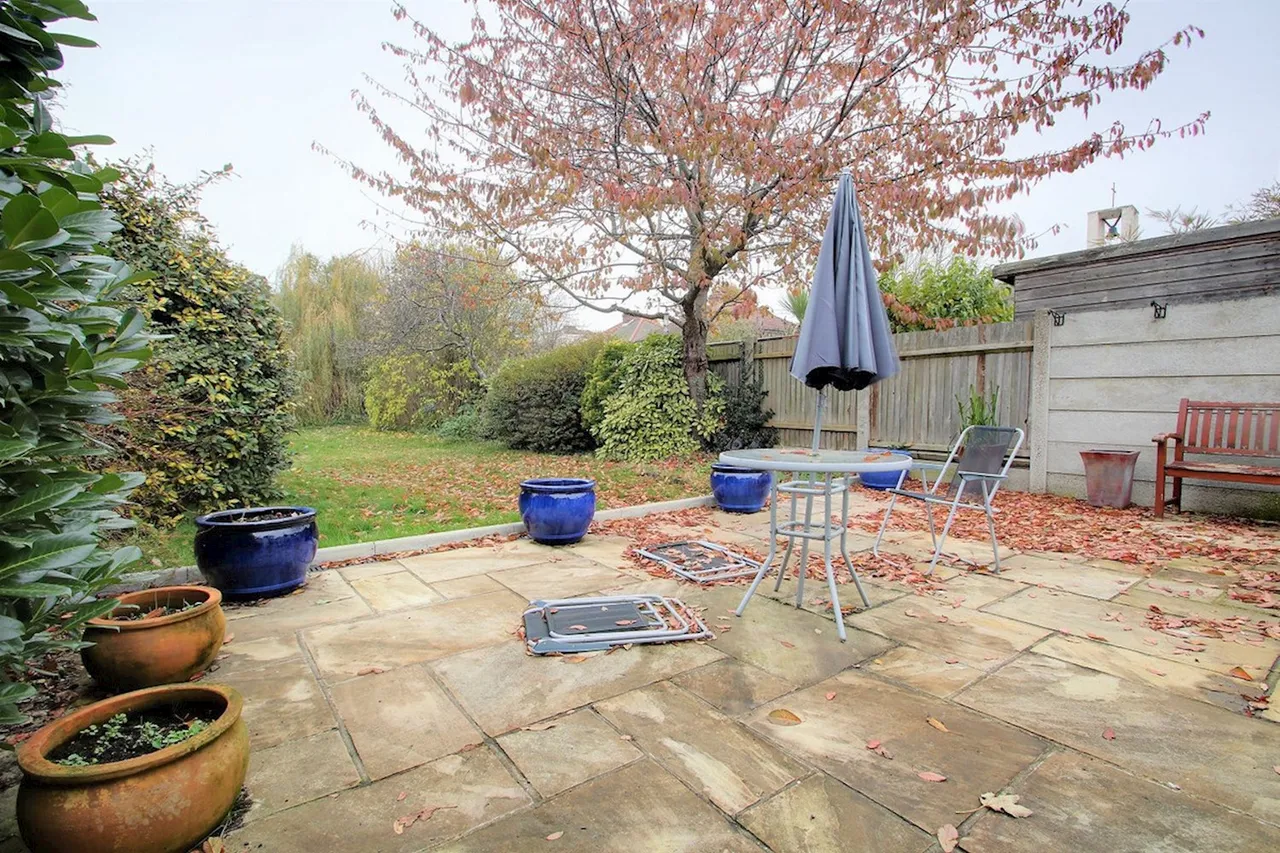 Kenilworth Gardens, Hornchurch, RM12, photo 19