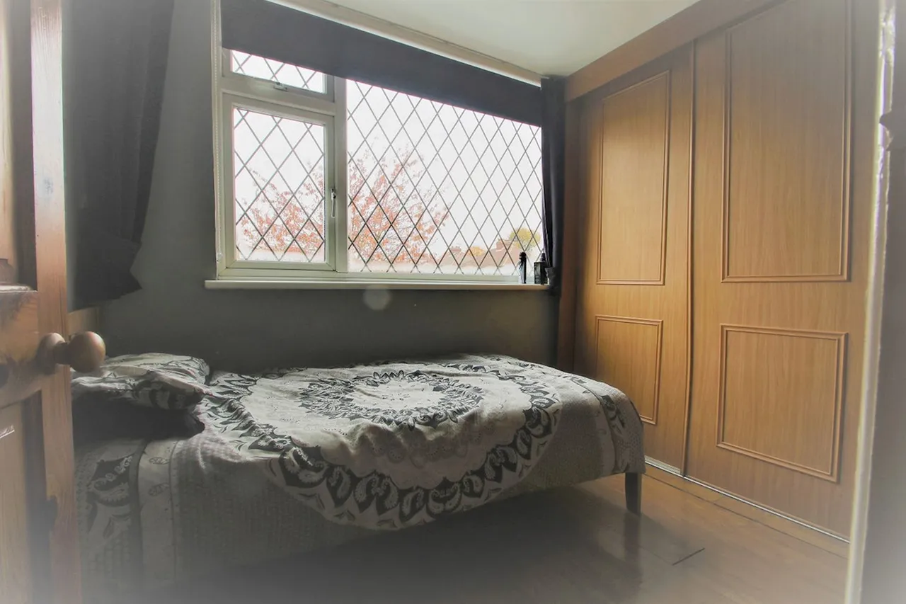 Kenilworth Gardens, Hornchurch, RM12, photo 15