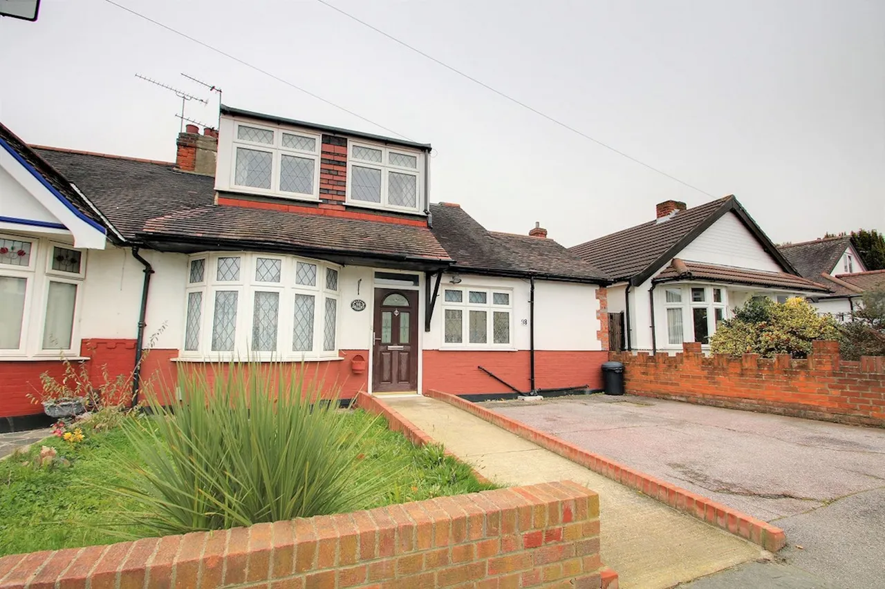 Kenilworth Gardens, Hornchurch, RM12, photo 5