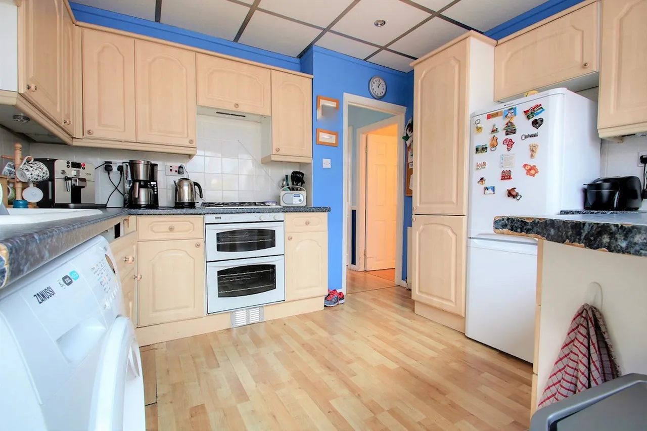 Kenilworth Gardens, Hornchurch, RM12, photo 10