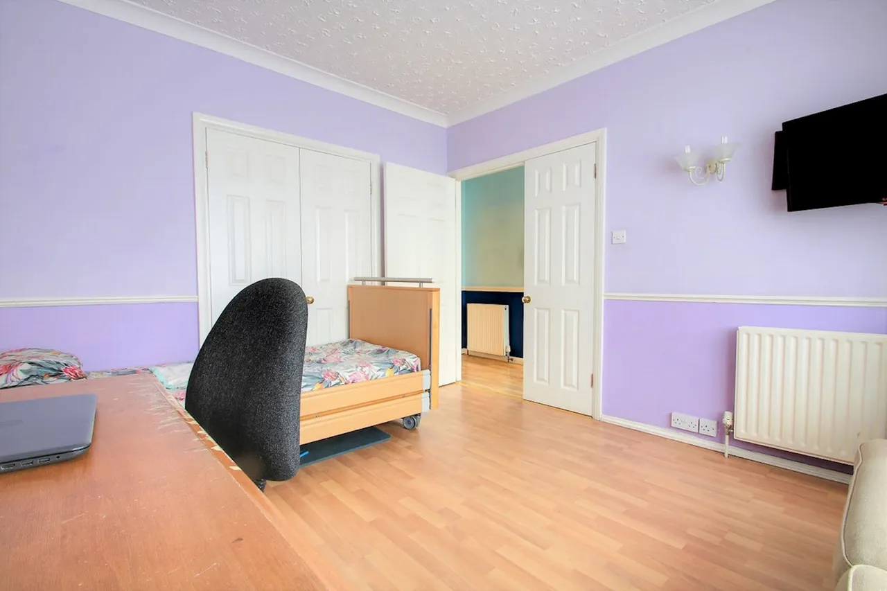Kenilworth Gardens, Hornchurch, RM12, photo 13