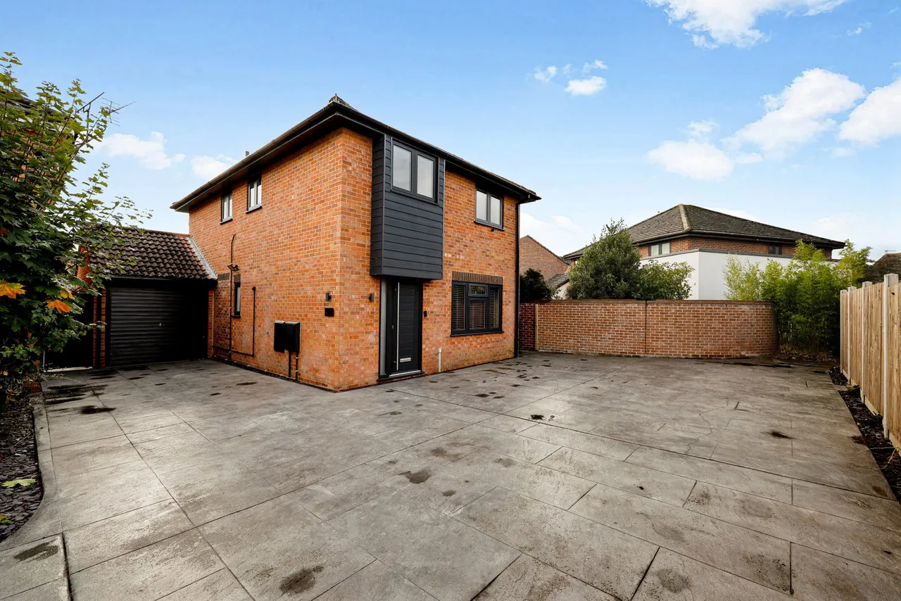 4 bed house for sale, Barley Way, Stanway, CO3