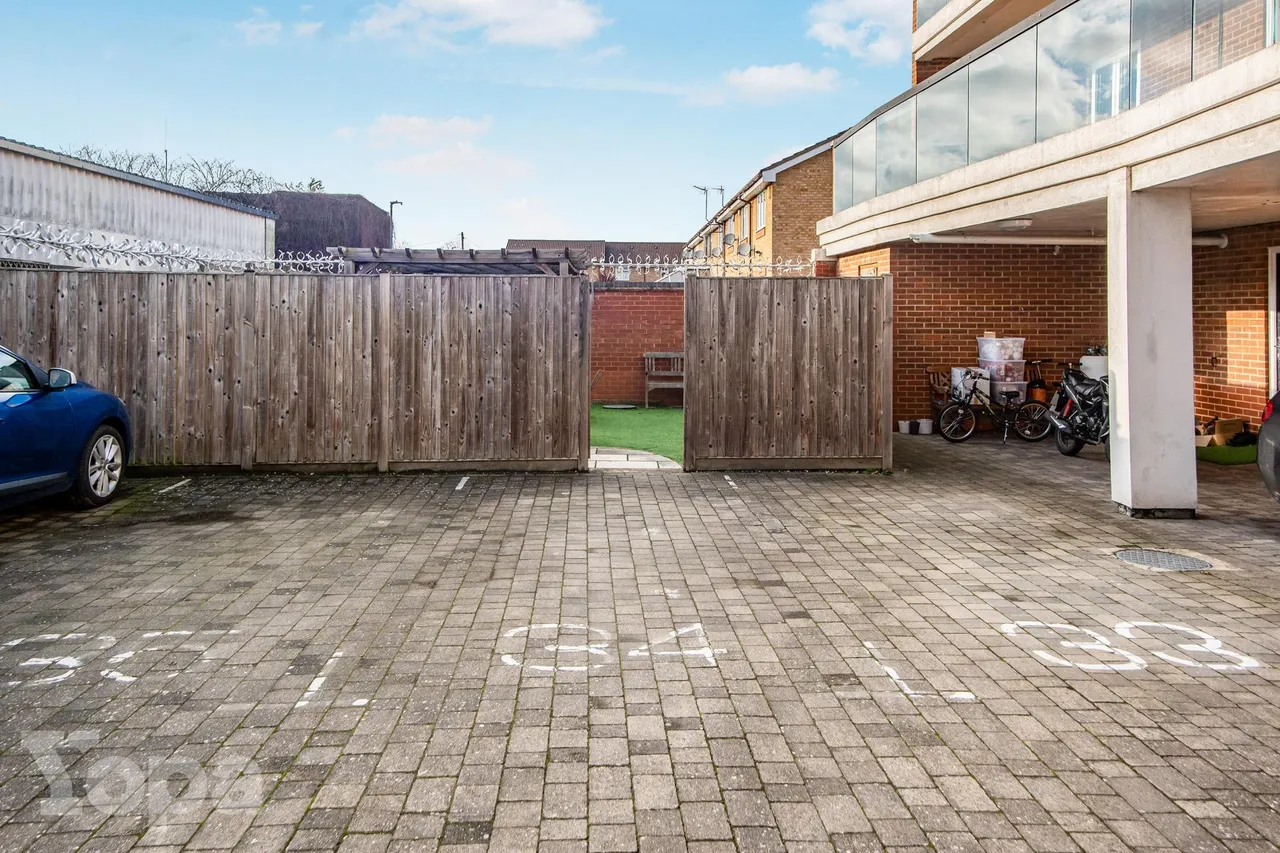 East Road, Welling, DA16, photo 19