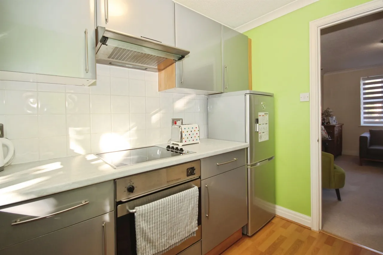 Saffron Meadow, Stratford-Upon-Avon, CV37, photo 3