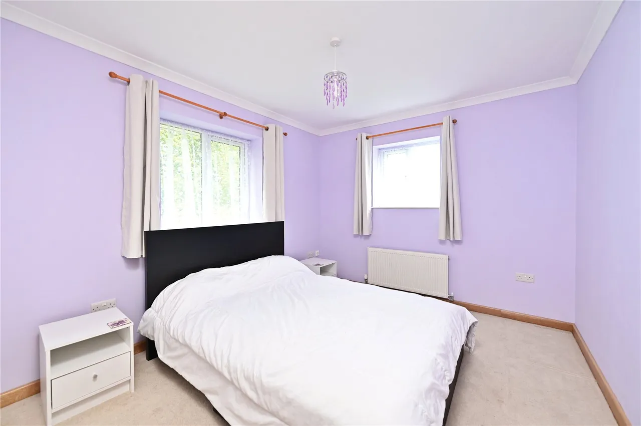 Bell Meadow Road, Hook, Hampshire, RG27 9HL, photo 10