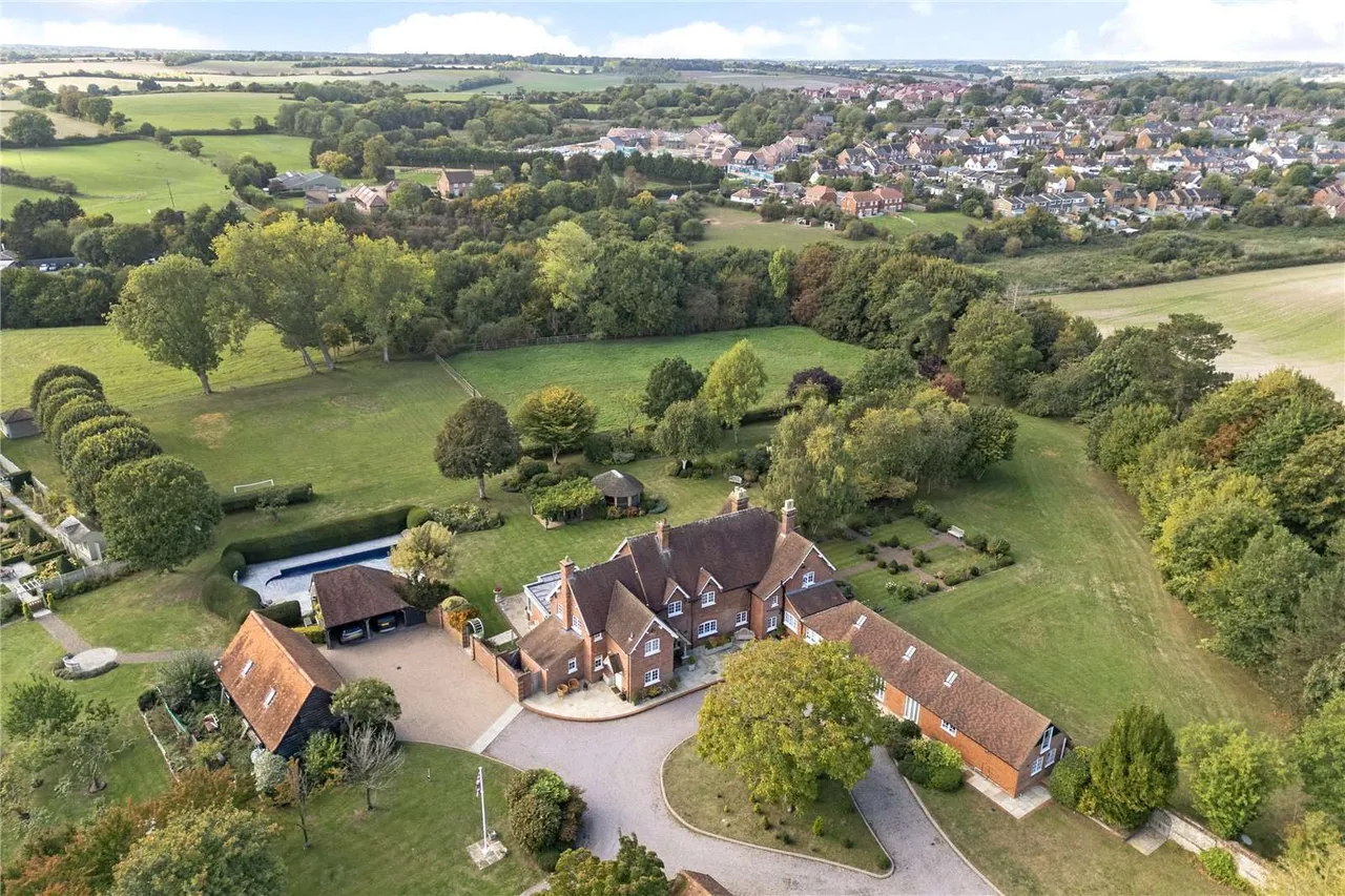 5 bed house for sale — Rabley Heath Road, Welwyn, Hertfordshire, AL6 9UA