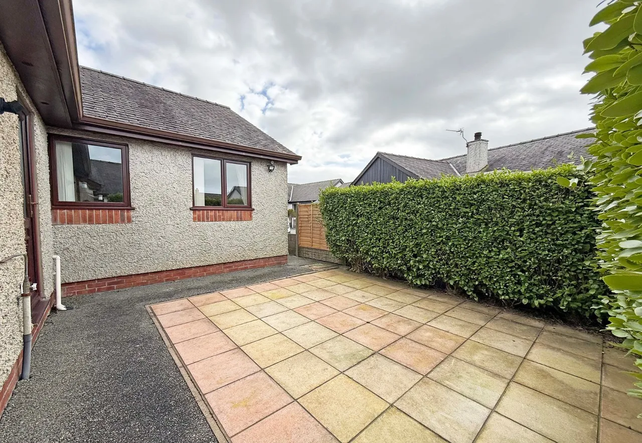 Llys Y Rhos, Rhostrehwfa, photo 9