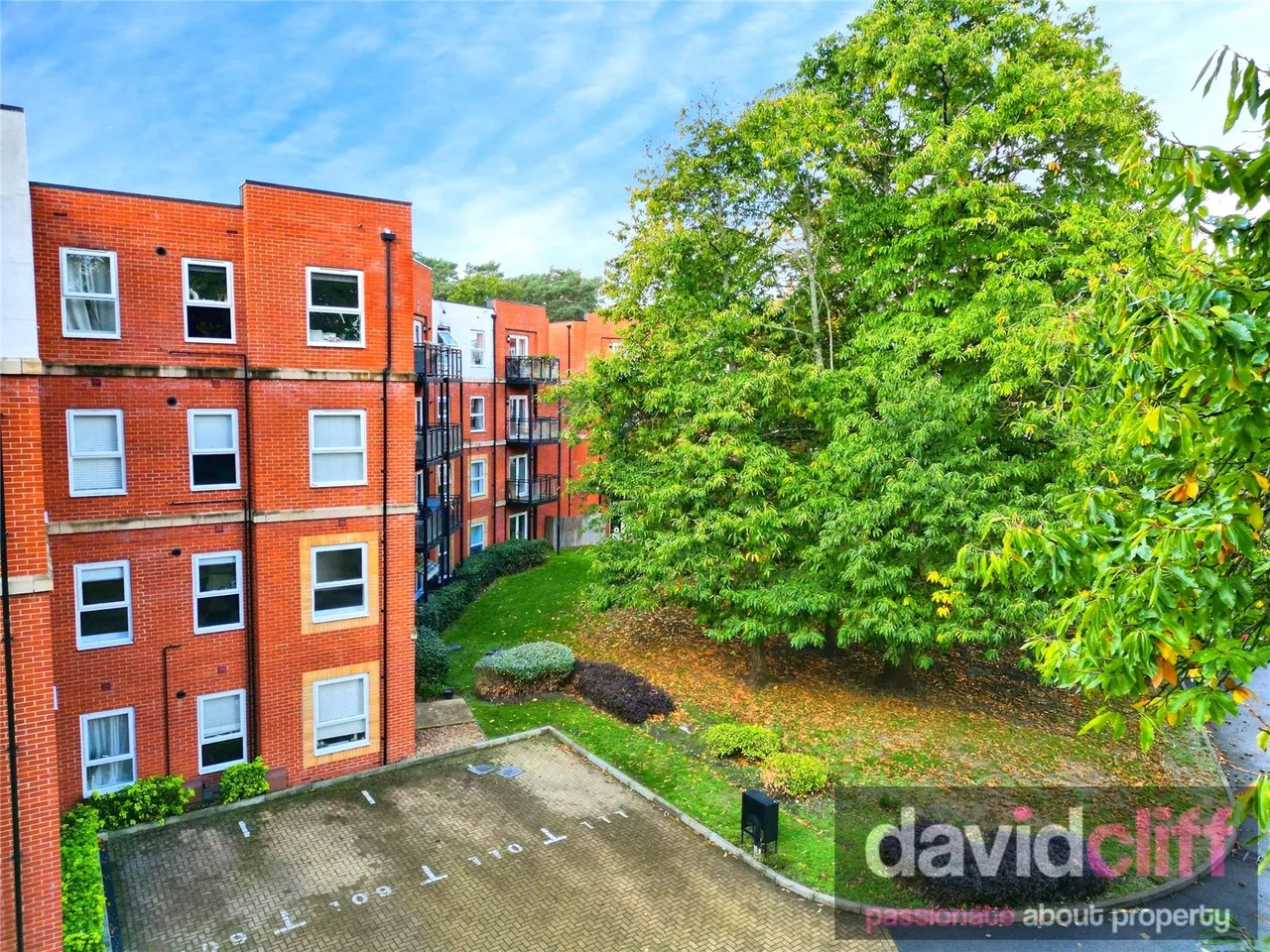 2 bed flat for sale, Edrich Grange, Crowthorne, RG45