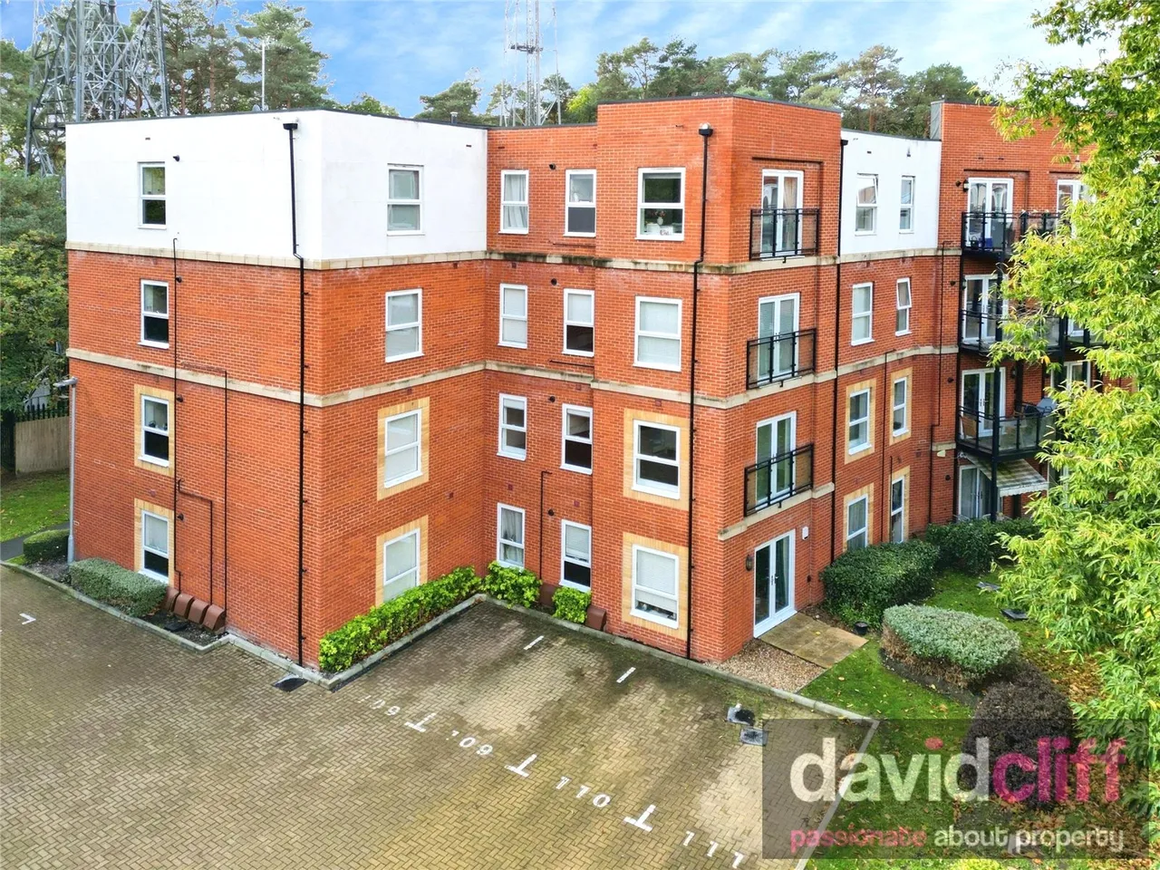 Edrich Grange, Crowthorne, RG45, photo 17