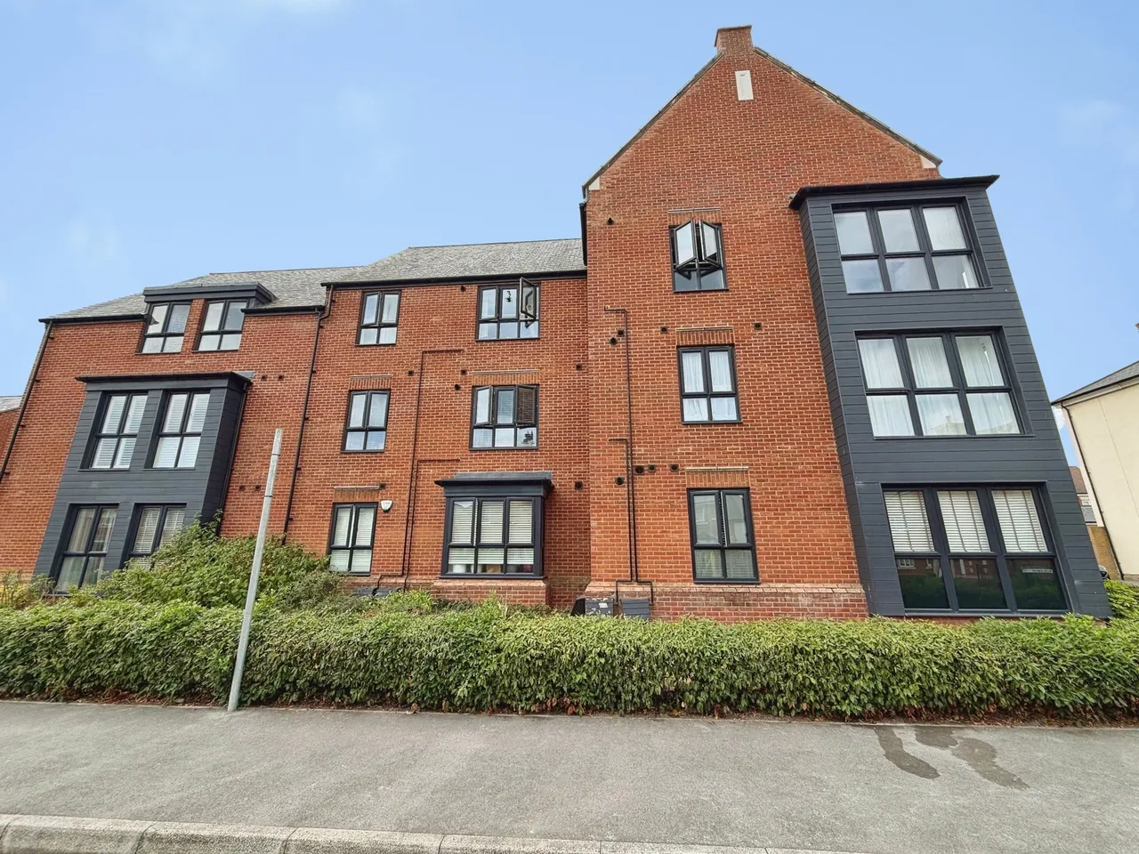 1 bed flat for sale — Fire Station Road, Wellesley, Aldershot, Hampshire, GU11 4ER