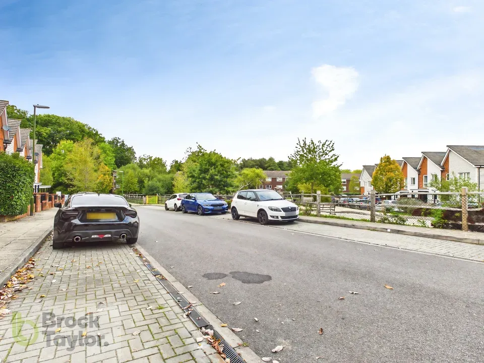 Lexington Drive, Haywards Heath, RH16, photo 19