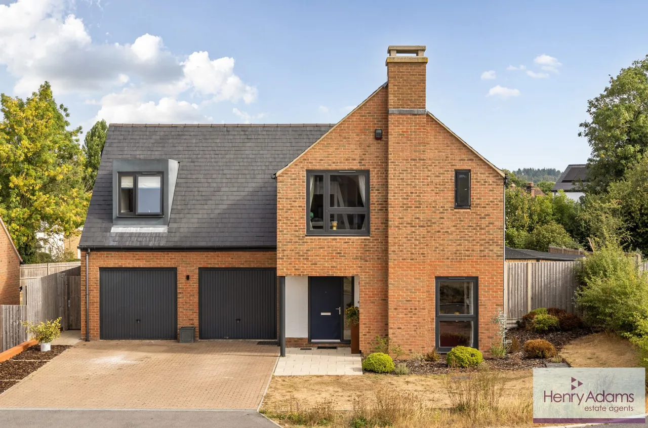 5 bed property for sale, Francis Rose Way, Liss, GU33