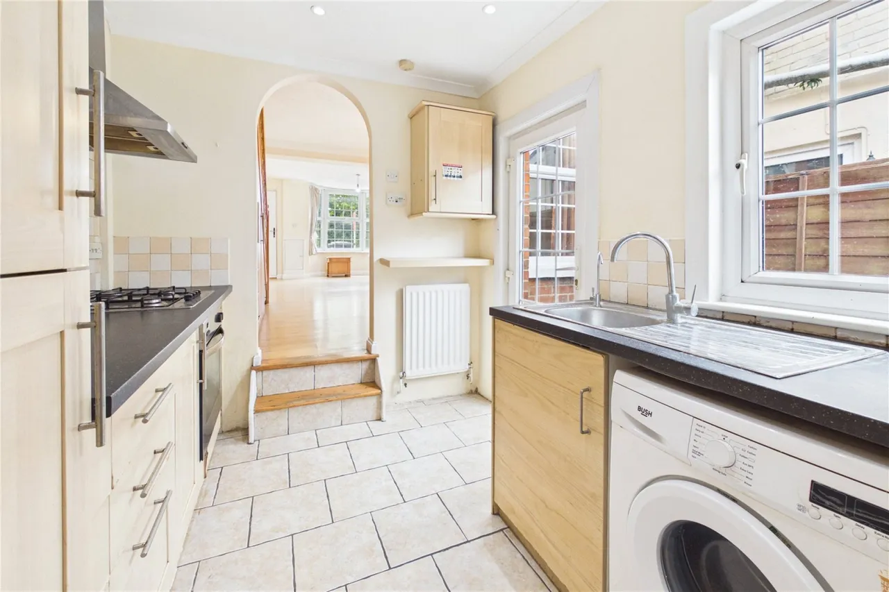 Kings Road, Newbury, RG14, photo 4