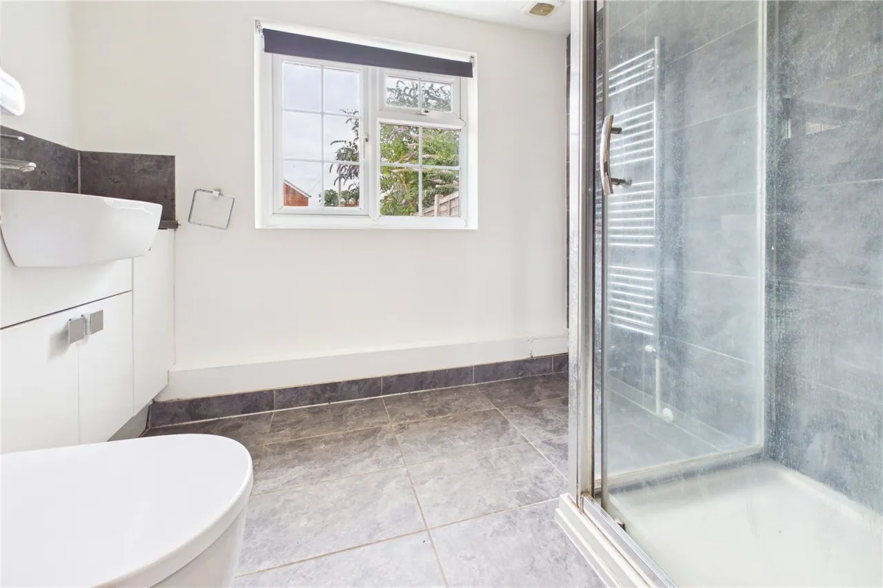 Kings Road, Newbury, RG14, photo 11