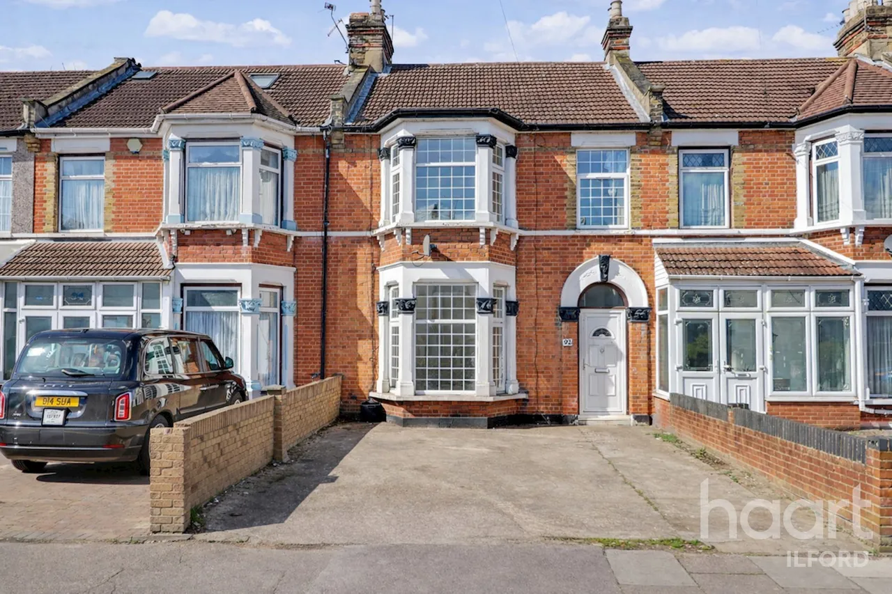 3 bed house for sale, Grosvenor Road, Ilford, IG1