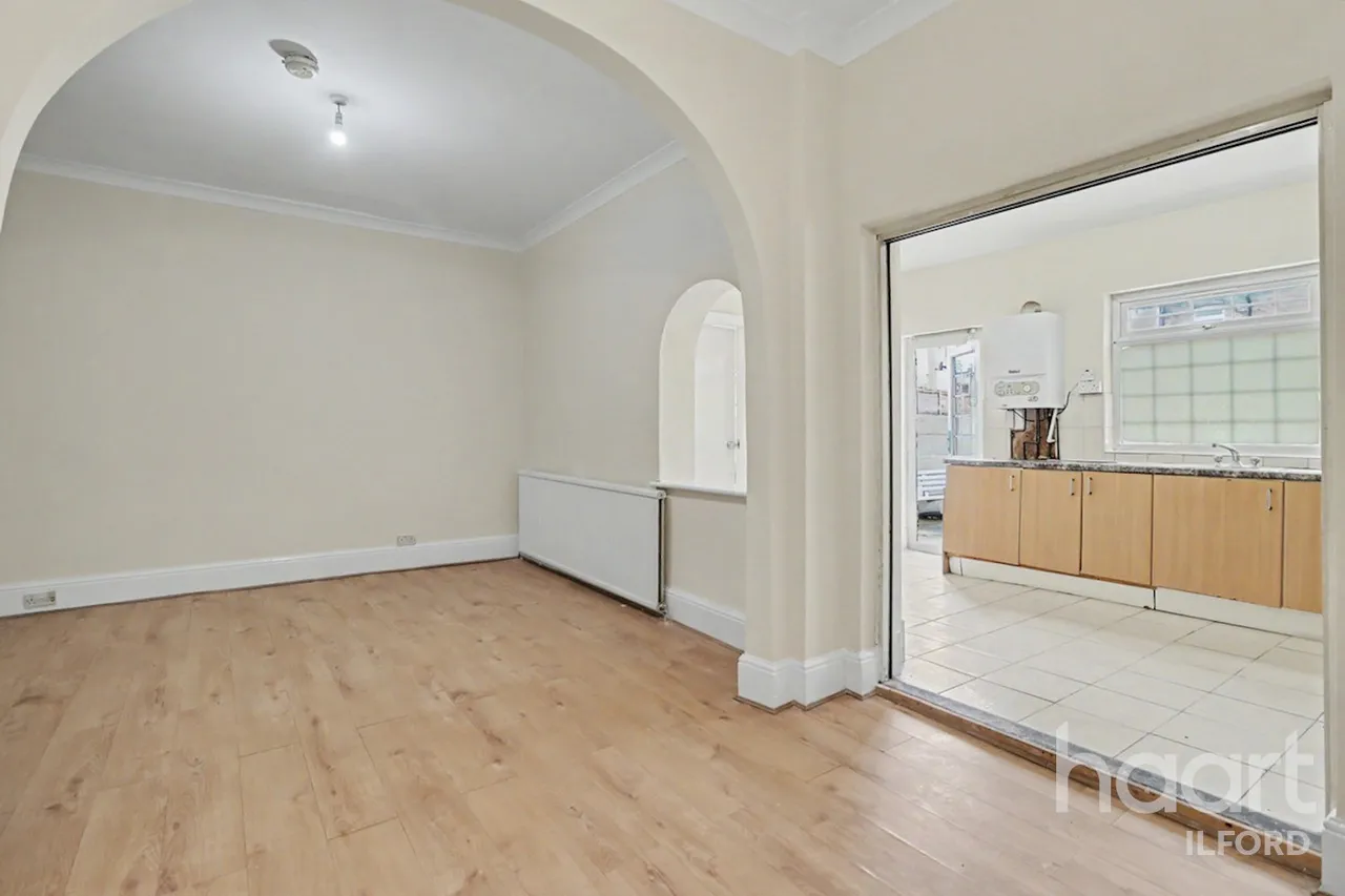 Grosvenor Road, Ilford, IG1, photo 9