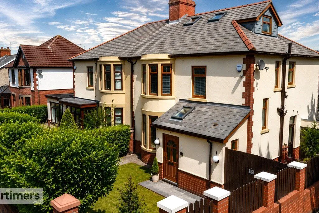 6 bed house for sale, Manchester Road, Accrington, BB5