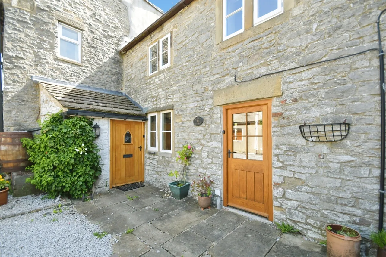 3 bed house for sale — Clergy Cottage, Litton, Buxton