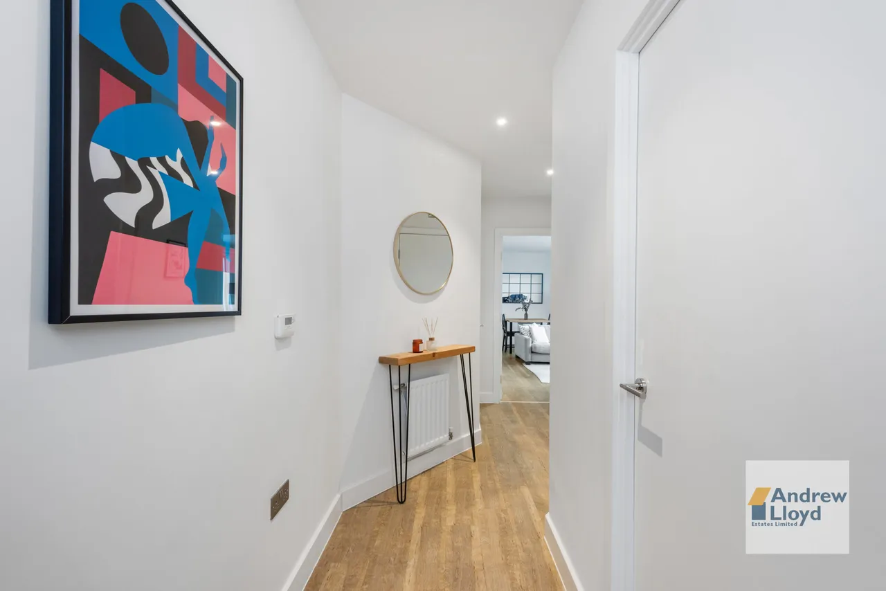 Station Road, New Southgate, London, N11 1QH, photo 5