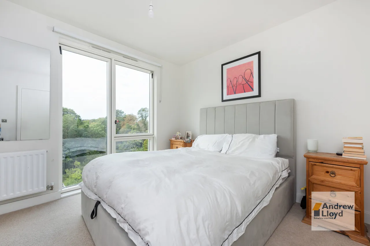 Station Road, New Southgate, London, N11 1QH, photo 4