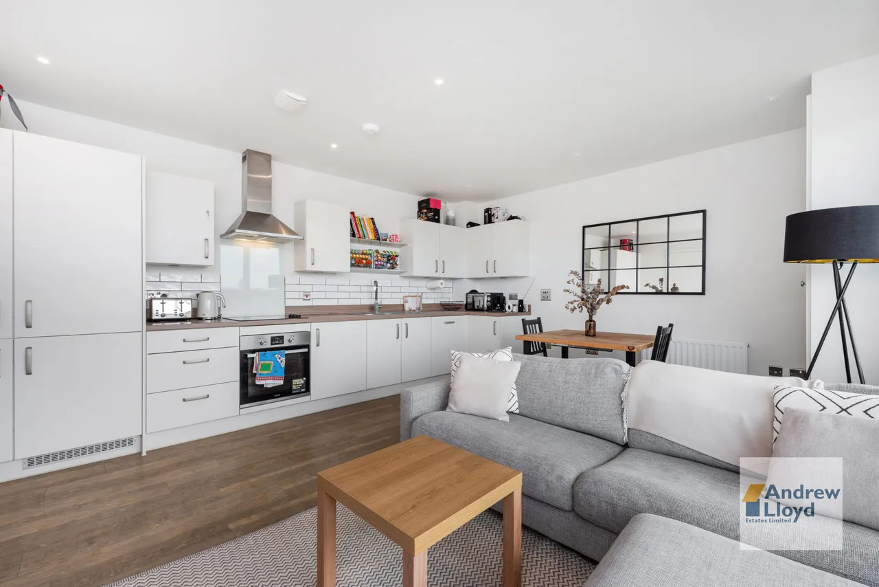 1 bed flat for sale — Station Road, New Southgate, London, N11 1QH